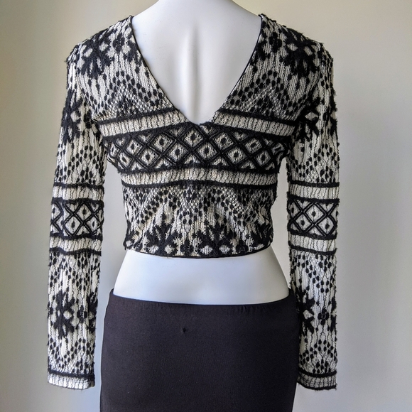 🌼 CARISA RENE Garzata Textured Chenille Lace Cropped Blouse, 6 - Picture 4 of 7